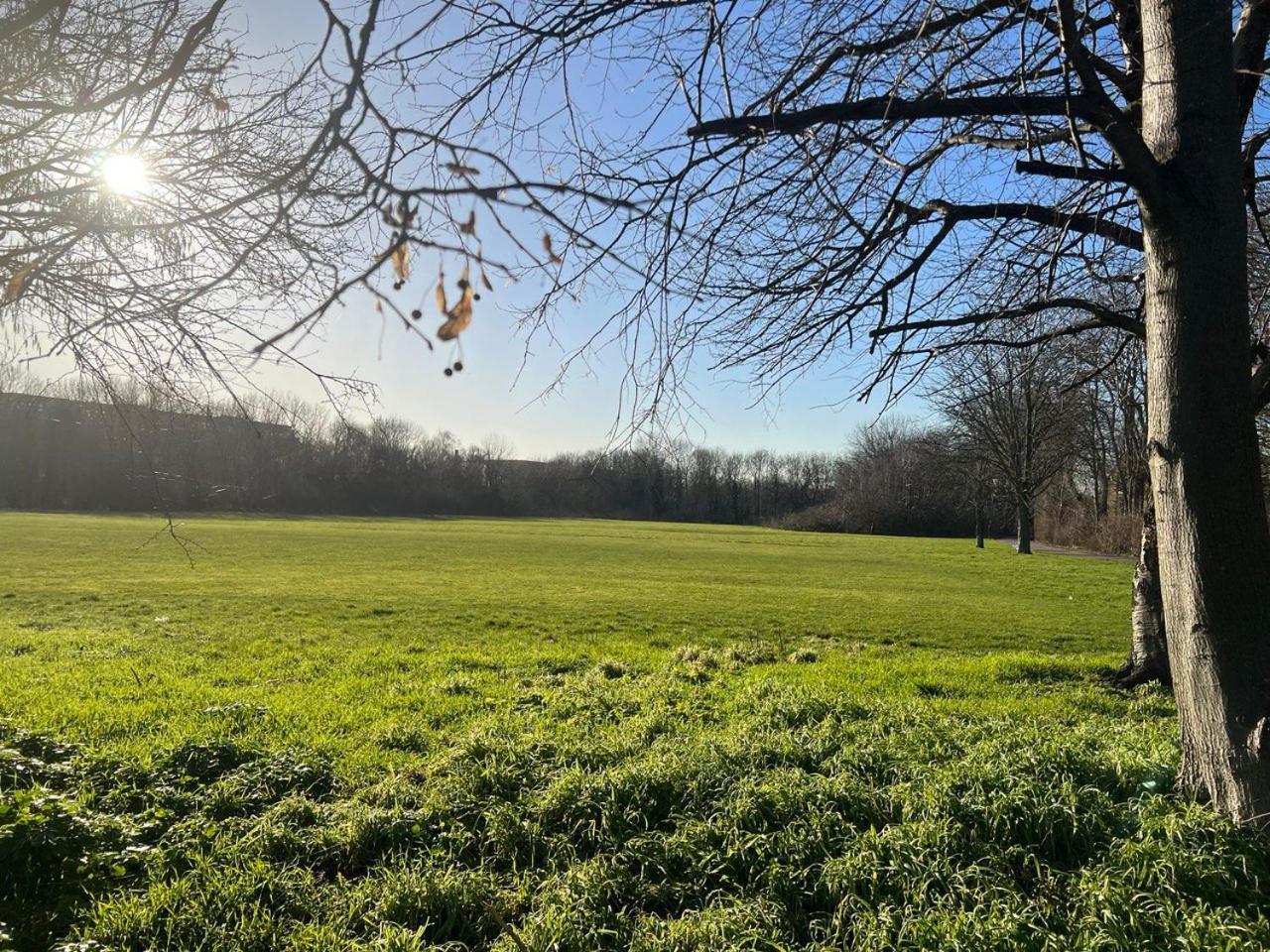 Lovely 2 Bedroom Flat With Free Parking, Great Transport Links To Central London, The Excel Centre, Canary Wharf And The O2! Ngoại thất bức ảnh